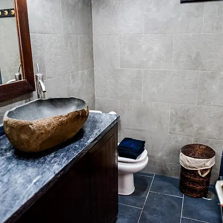 Bungalow Paradise Seaview By Holidays בית נופש קורלחו