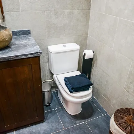 בית נופש Bungalow Paradise Seaview By Holidays